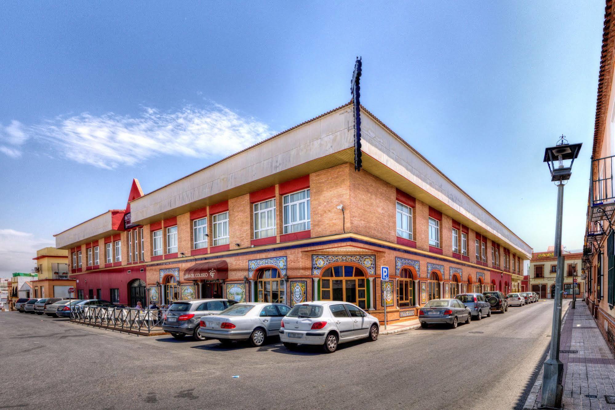 Hotel Sandra Alcalá de Guadaira Exterior foto